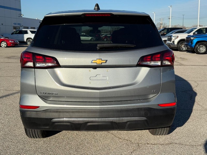 Chevrolet Equinox Vehicle Full-screen Gallery Image 4