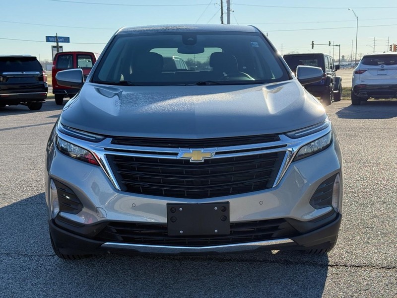 Chevrolet Equinox Vehicle Full-screen Gallery Image 9