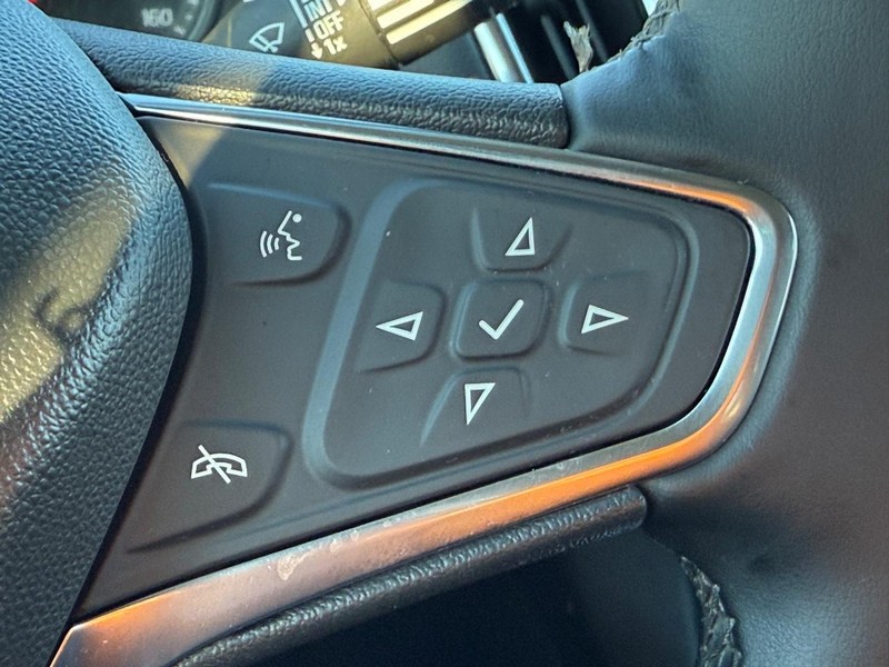 Chevrolet Equinox Vehicle Full-screen Gallery Image 14