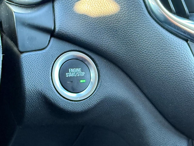 Chevrolet Equinox Vehicle Full-screen Gallery Image 15