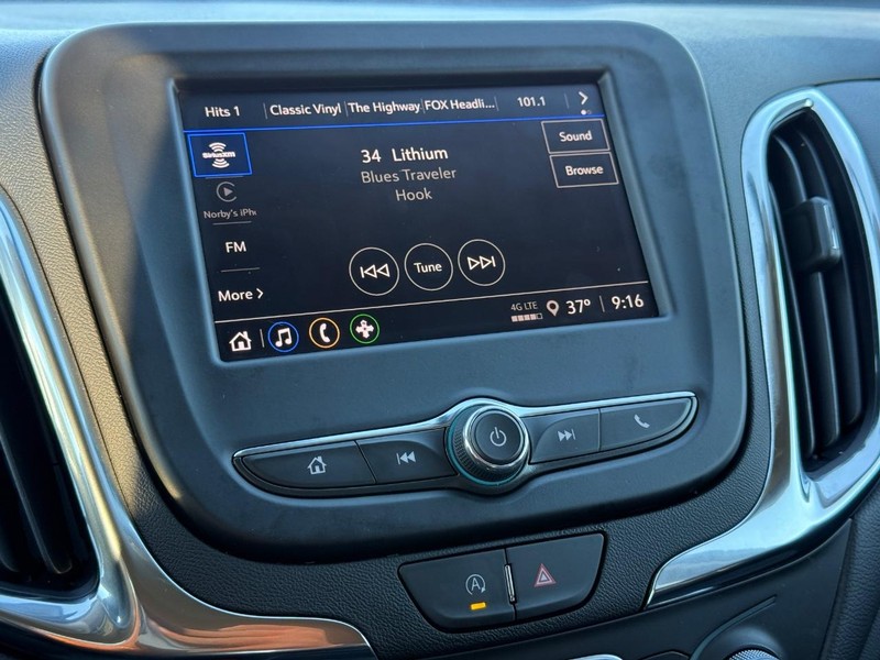 Chevrolet Equinox Vehicle Full-screen Gallery Image 16