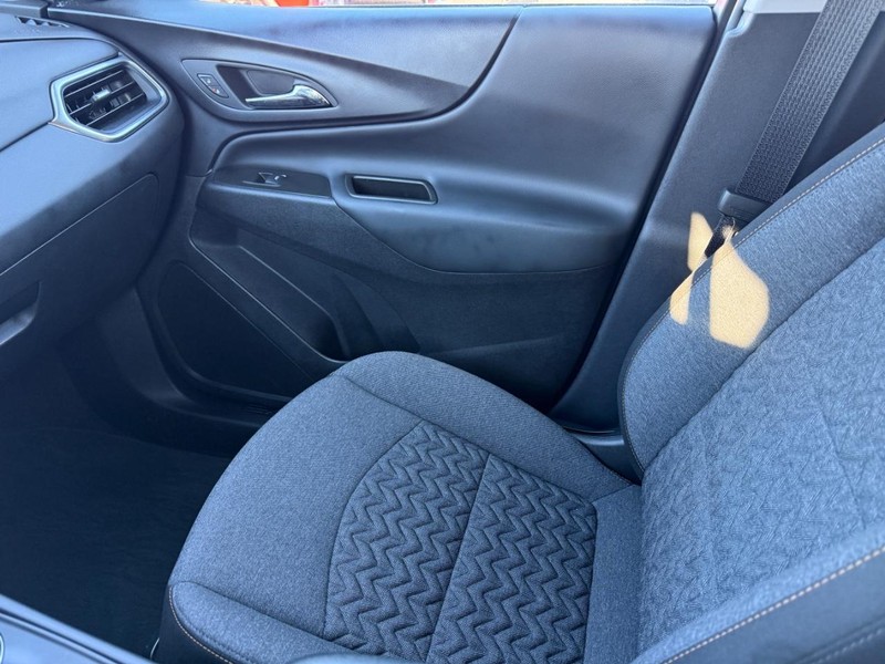 Chevrolet Equinox Vehicle Full-screen Gallery Image 20