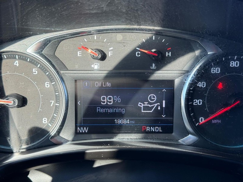 Chevrolet Equinox Vehicle Full-screen Gallery Image 21