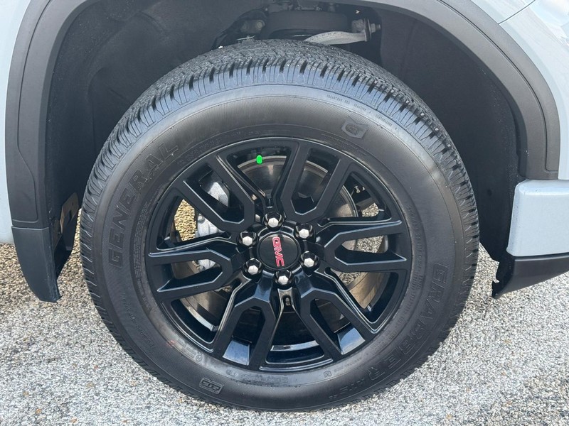 GMC Sierra 1500 Vehicle Full-screen Gallery Image 7