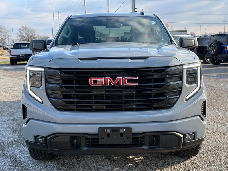 GMC Sierra 1500 Vehicle Full-screen Gallery Image 9
