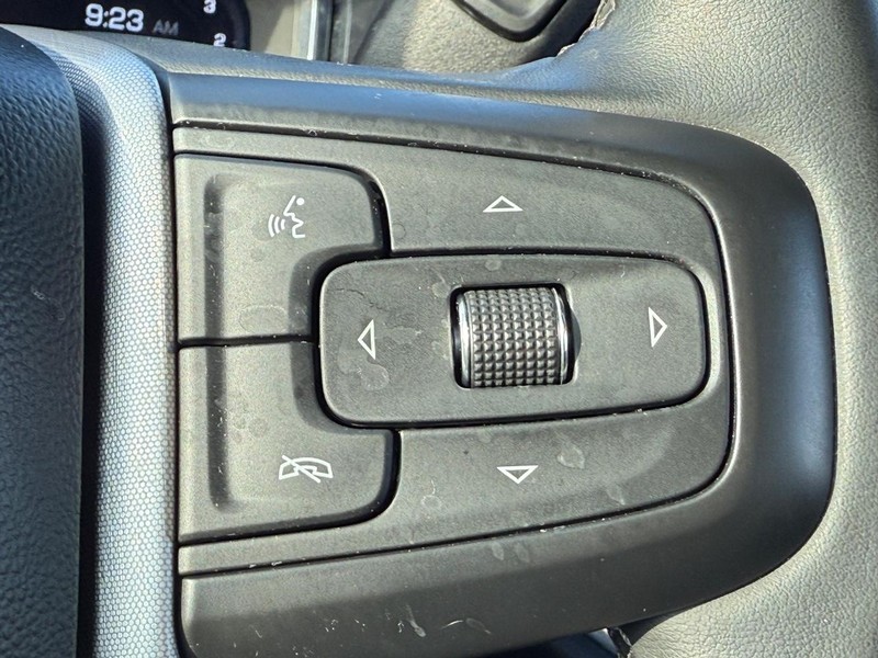 GMC Sierra 1500 Vehicle Full-screen Gallery Image 14