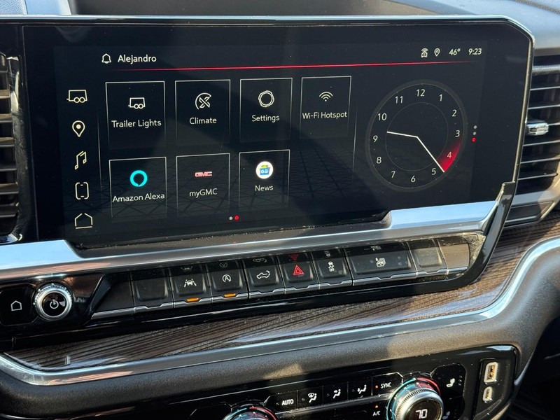 GMC Sierra 1500 Vehicle Full-screen Gallery Image 15