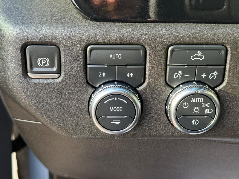 GMC Sierra 1500 Vehicle Full-screen Gallery Image 21