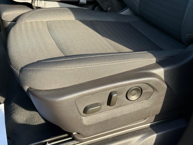 GMC Sierra 1500 Vehicle Full-screen Gallery Image 23