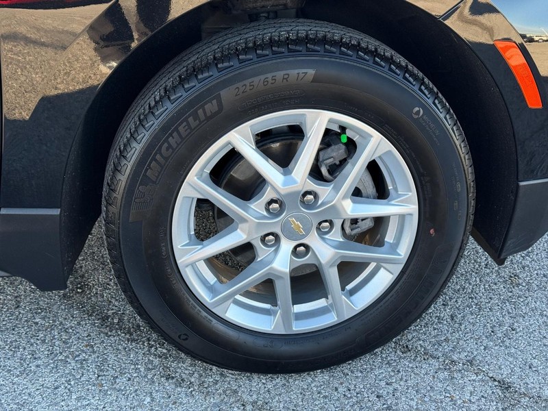 Chevrolet Equinox Vehicle Full-screen Gallery Image 7