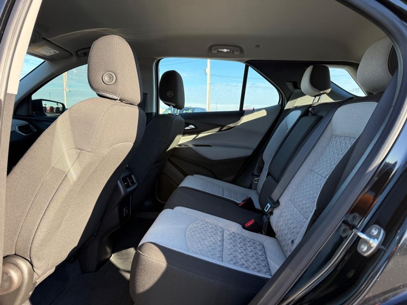 Chevrolet Equinox Vehicle Full-screen Gallery Image 10