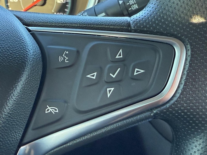 Chevrolet Equinox Vehicle Full-screen Gallery Image 14