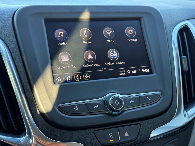 Chevrolet Equinox Vehicle Full-screen Gallery Image 16