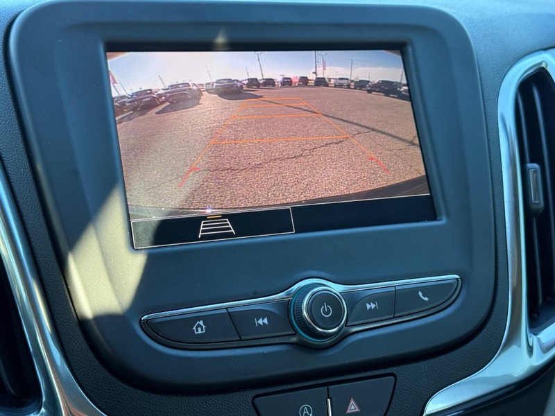 Chevrolet Equinox Vehicle Full-screen Gallery Image 17