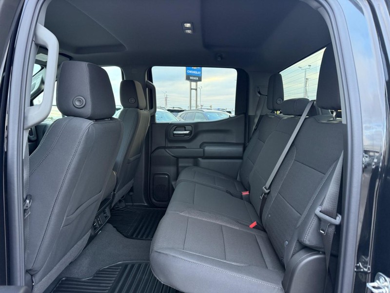 Chevrolet Silverado 1500 Vehicle Full-screen Gallery Image 5