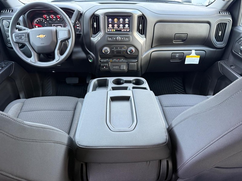 Chevrolet Silverado 1500 Vehicle Full-screen Gallery Image 6