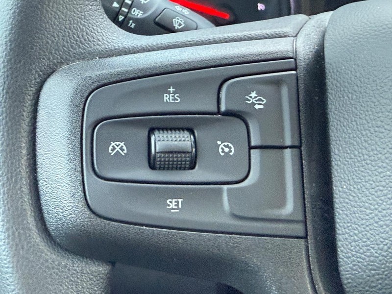 Chevrolet Silverado 1500 Vehicle Full-screen Gallery Image 8