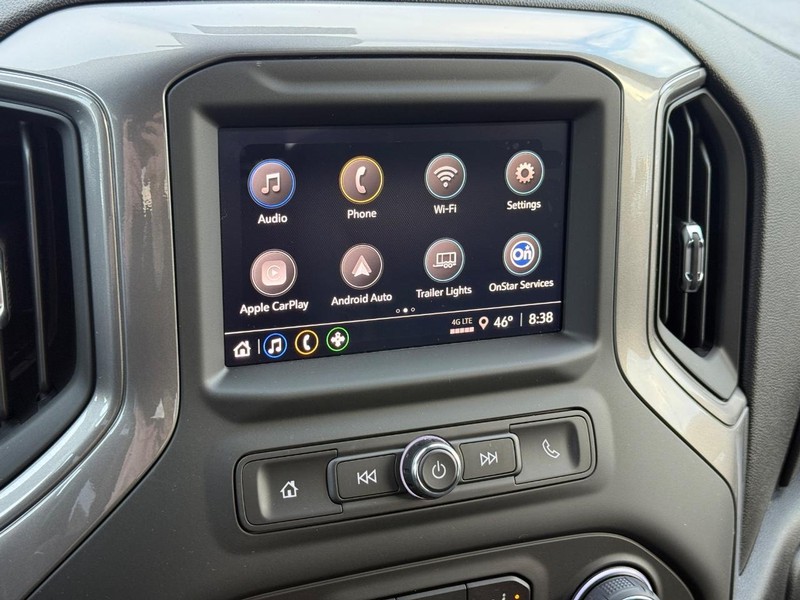 Chevrolet Silverado 1500 Vehicle Full-screen Gallery Image 10