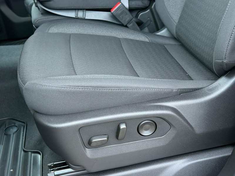 Chevrolet Silverado 1500 Vehicle Full-screen Gallery Image 16