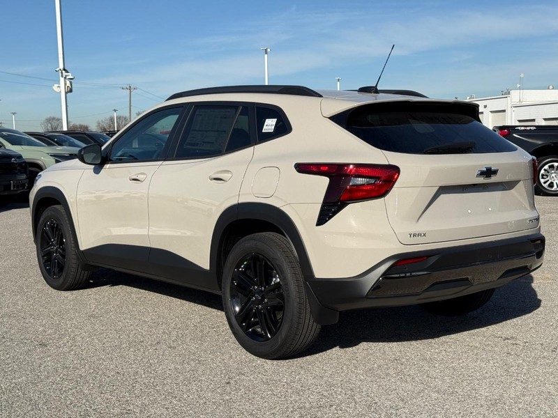 Chevrolet Trax Vehicle Full-screen Gallery Image 3