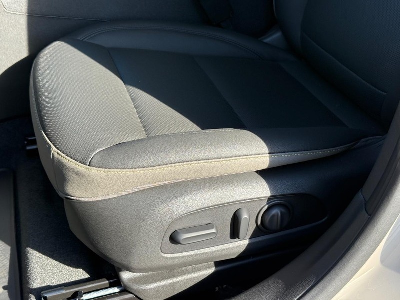 Chevrolet Trax Vehicle Full-screen Gallery Image 18