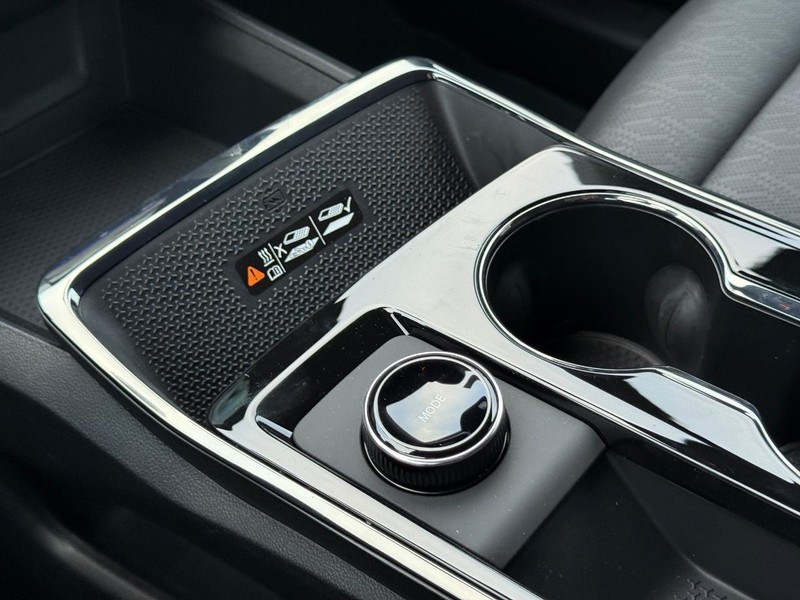 Chevrolet Equinox Vehicle Full-screen Gallery Image 16