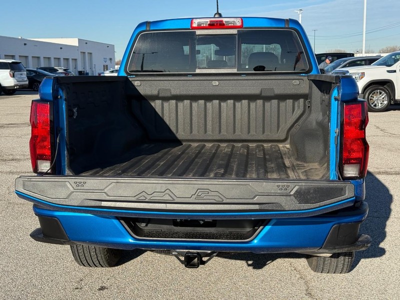 Chevrolet Colorado Vehicle Full-screen Gallery Image 6