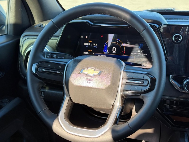 Chevrolet Colorado Vehicle Full-screen Gallery Image 12