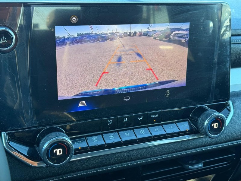 Chevrolet Colorado Vehicle Full-screen Gallery Image 17