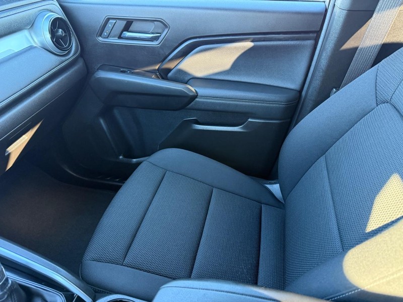 Chevrolet Colorado Vehicle Full-screen Gallery Image 20