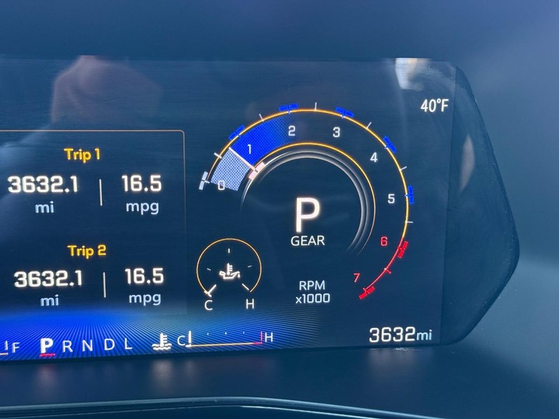 Chevrolet Colorado Vehicle Full-screen Gallery Image 21