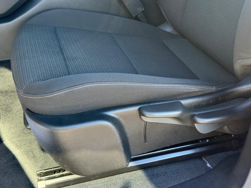 Chevrolet Colorado Vehicle Full-screen Gallery Image 23