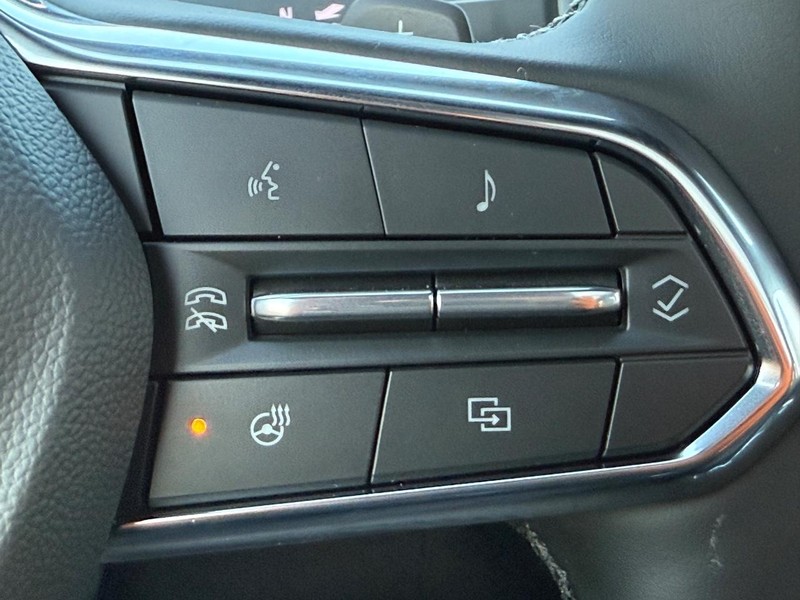 Chevrolet Suburban Vehicle Full-screen Gallery Image 12