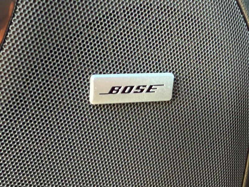 Chevrolet Suburban Vehicle Full-screen Gallery Image 20