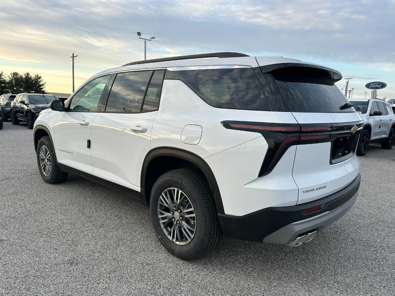 Chevrolet Traverse Vehicle Full-screen Gallery Image 3