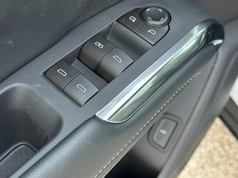 Chevrolet Traverse Vehicle Full-screen Gallery Image 10