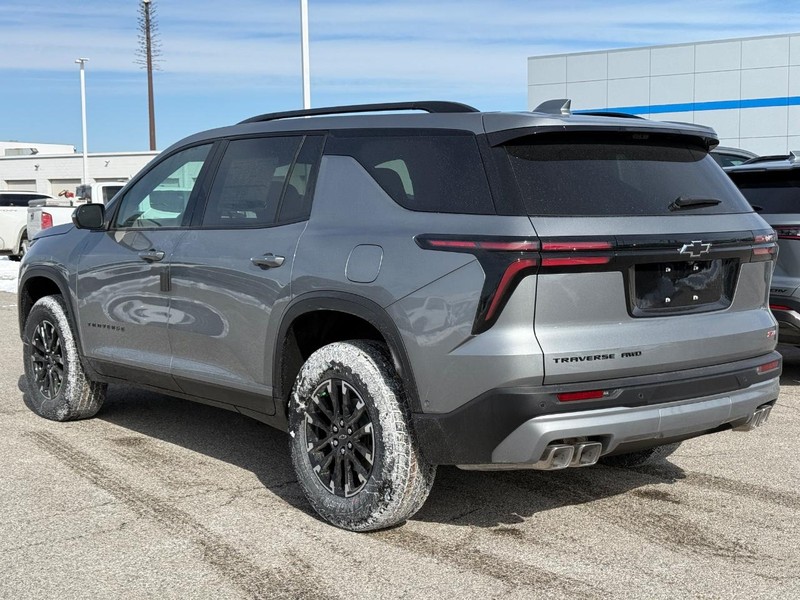 Chevrolet Traverse Vehicle Full-screen Gallery Image 3