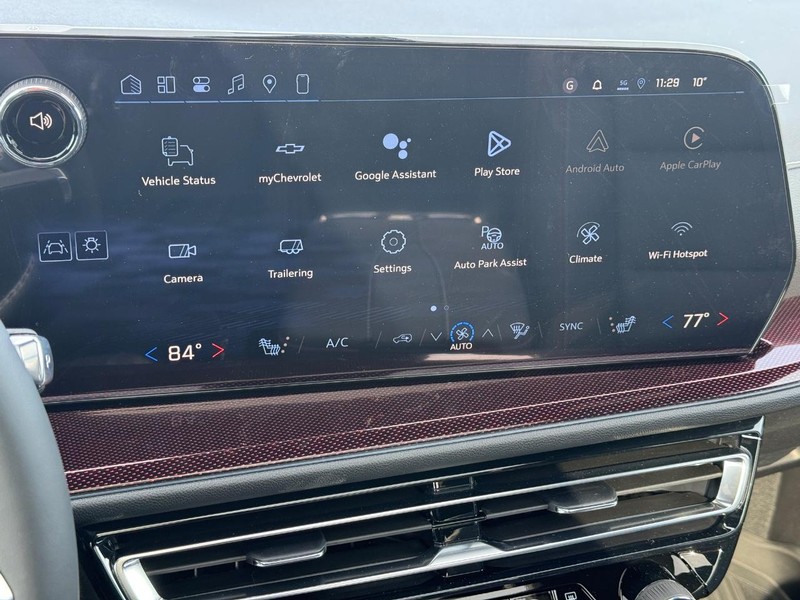 Chevrolet Traverse Vehicle Full-screen Gallery Image 12