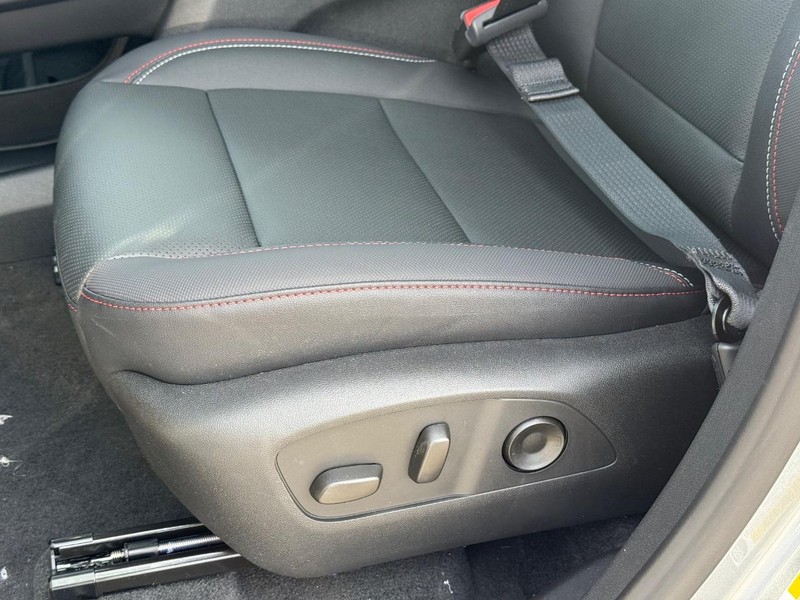 Chevrolet Traverse Vehicle Full-screen Gallery Image 18