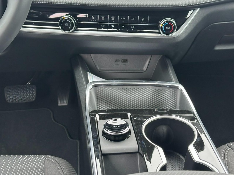 Chevrolet Equinox Vehicle Full-screen Gallery Image 8