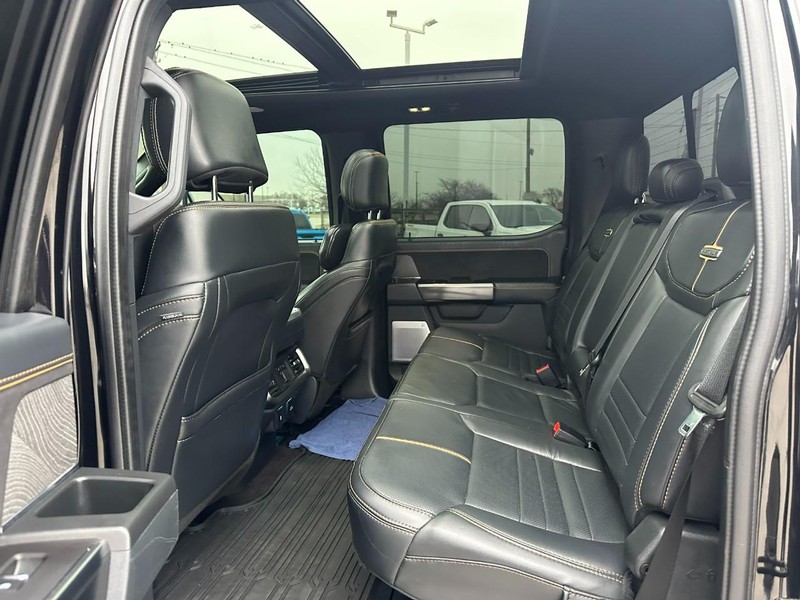 Ford F-150 Vehicle Full-screen Gallery Image 10