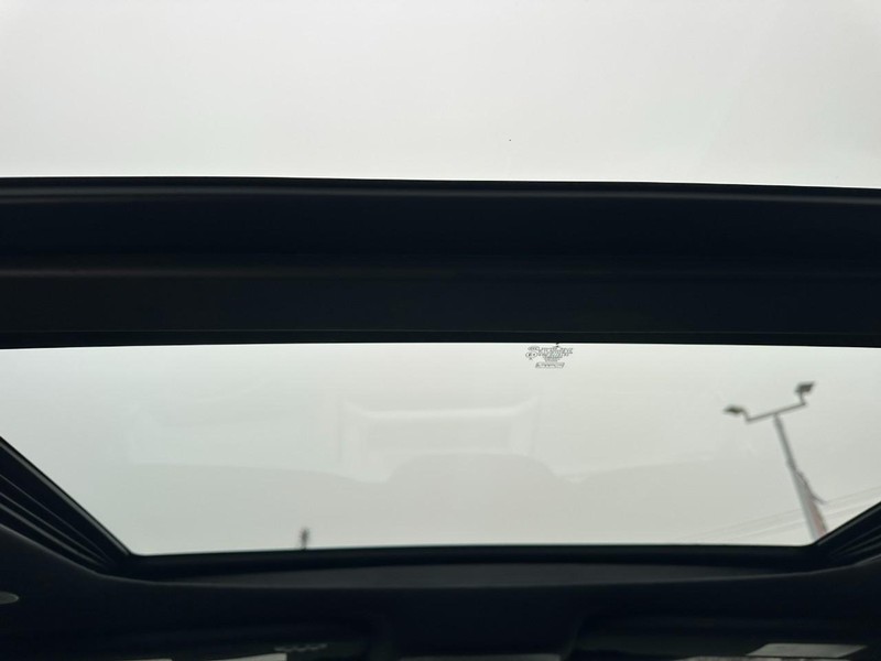 Ford F-150 Vehicle Full-screen Gallery Image 12