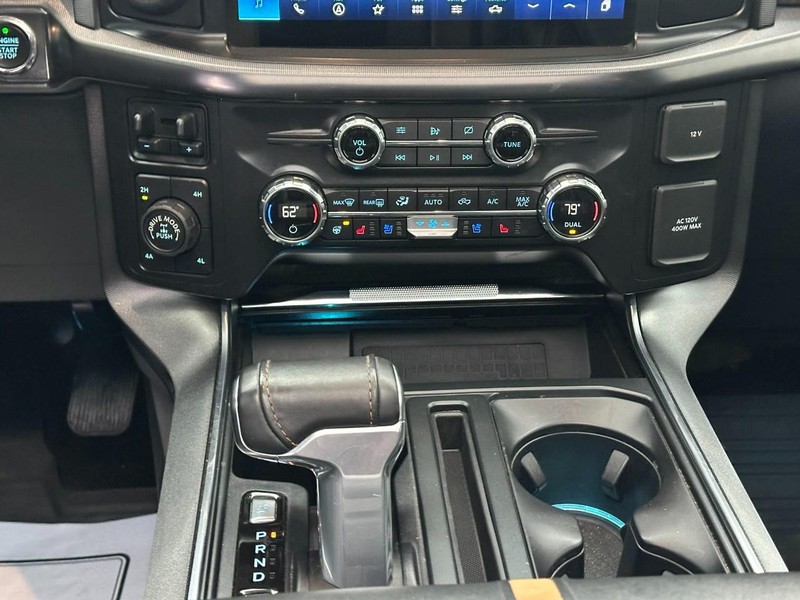 Ford F-150 Vehicle Full-screen Gallery Image 16