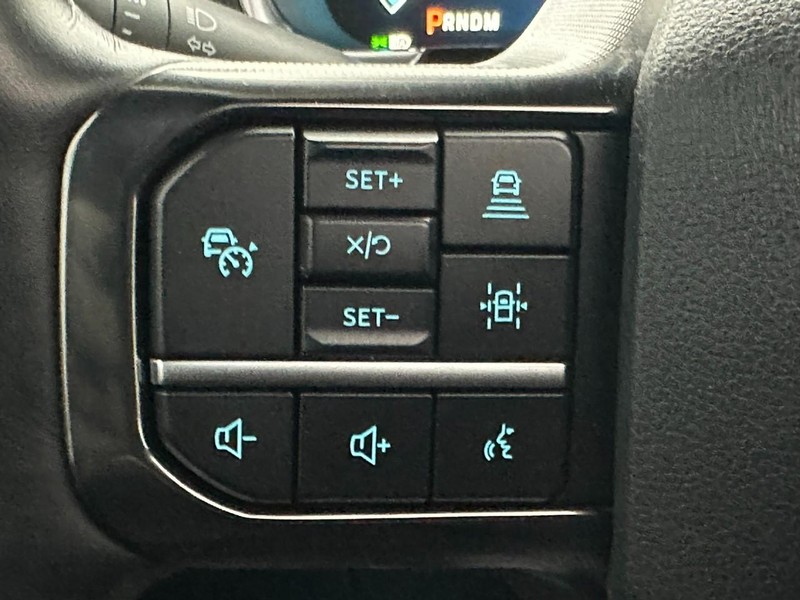 Ford F-150 Vehicle Full-screen Gallery Image 21