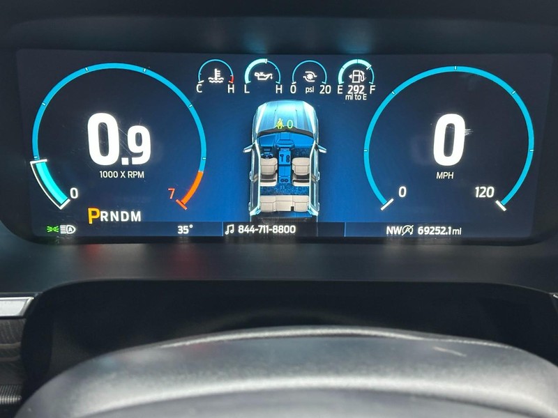 Ford F-150 Vehicle Full-screen Gallery Image 23