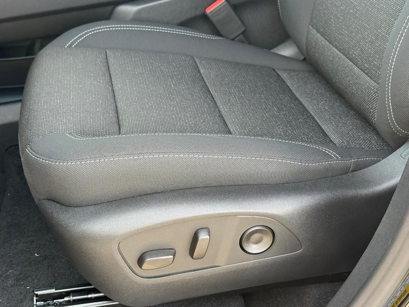 Chevrolet Traverse Vehicle Full-screen Gallery Image 16