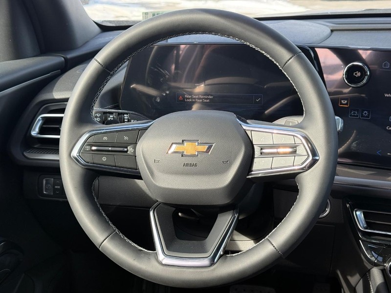 Chevrolet Traverse Vehicle Full-screen Gallery Image 8