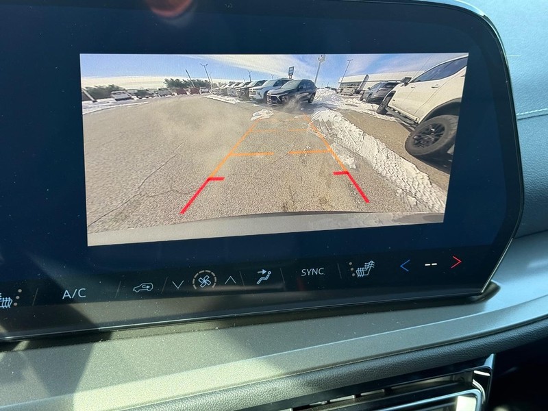 Chevrolet Traverse Vehicle Full-screen Gallery Image 12