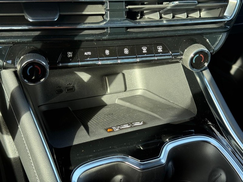 Chevrolet Traverse Vehicle Full-screen Gallery Image 13