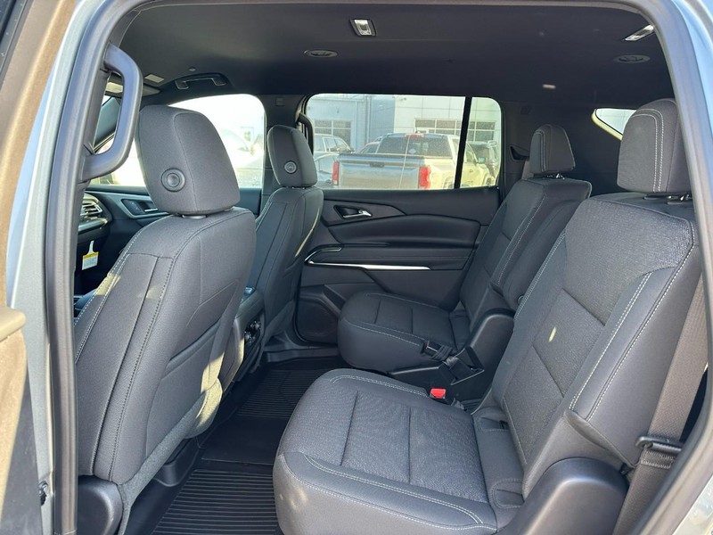 Chevrolet Traverse Vehicle Full-screen Gallery Image 4